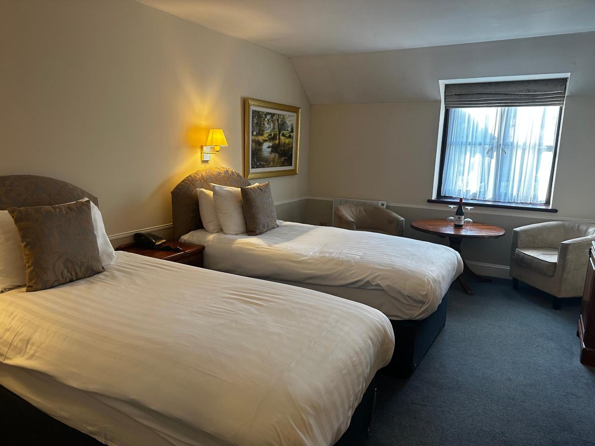 The Tollgate Bed & Breakfast Стейнинг Екстериор снимка